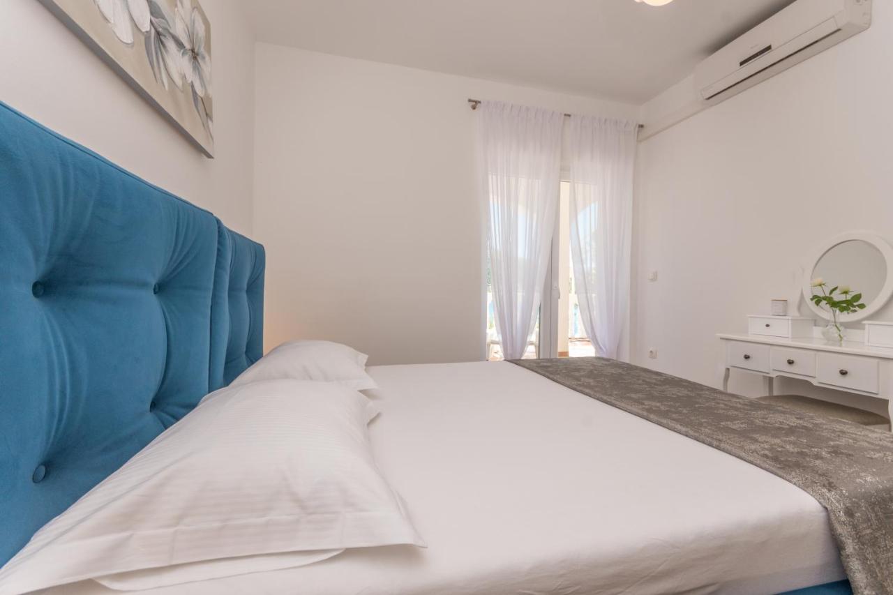Apartmani Bonaca - 10M To The Sea Grebaštica Buitenkant foto