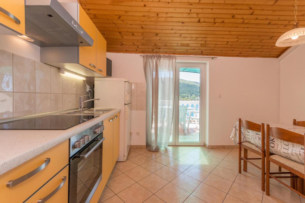 Apartmani Bonaca - 10M To The Sea Grebaštica Buitenkant foto