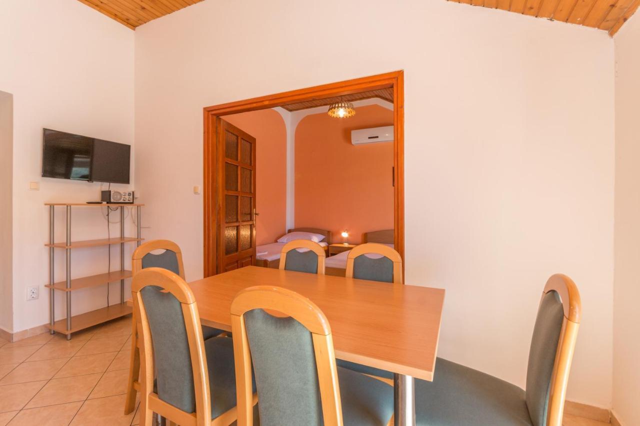 Apartmani Bonaca - 10M To The Sea Grebaštica Buitenkant foto